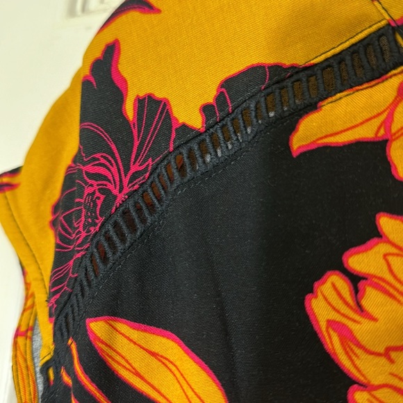 NWT Hi-Low Ruffle Black Floral Midi Dress Size Medium - Picture 6 of 7